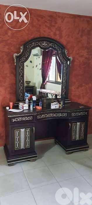 غرفة نوم مجوز ملكية مستعملة بحالة جديدة 2