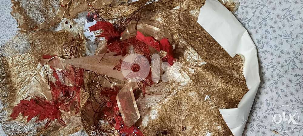 Ceremony or wedding decorations. 3