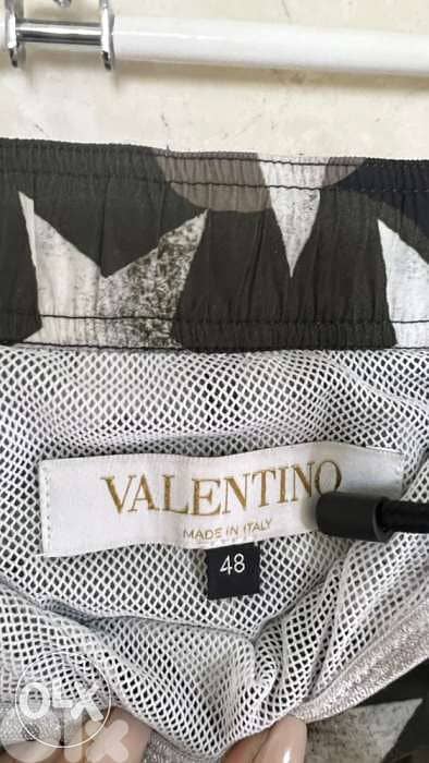 authentic Valentino mayo 1
