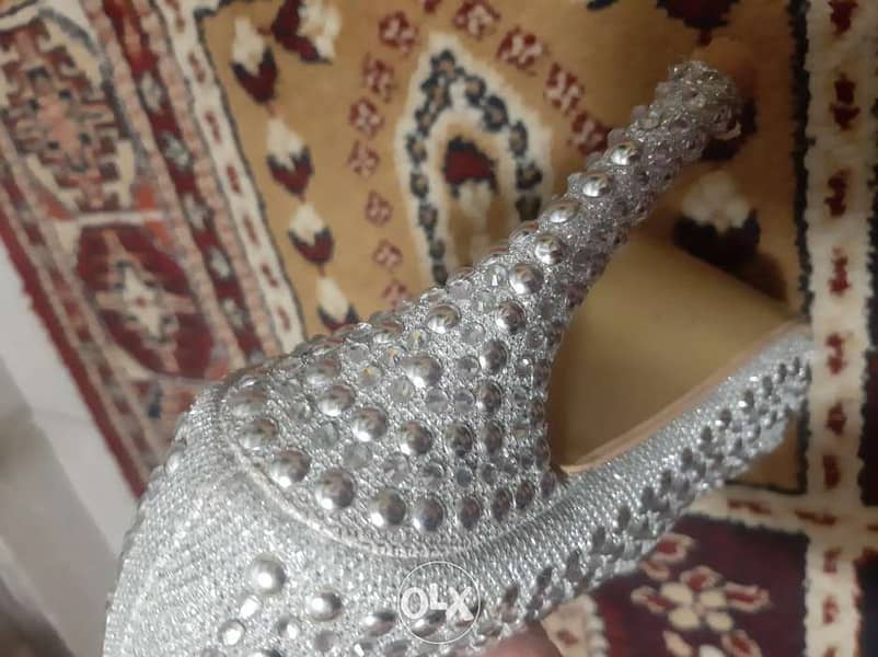 سكربينة سهرة جديدة ملبوسة لبسة وحدة نمرة ٣٧ 2