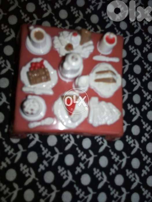 LOL MGA as new doll set, foods table +desk chair +circle chair all=13$ 2