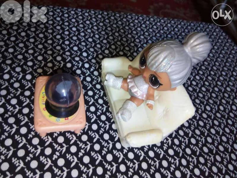 LOL MGA FISH TRAINER ROOM style +Living SOFA +Table +Aquarium, all=13$ 4