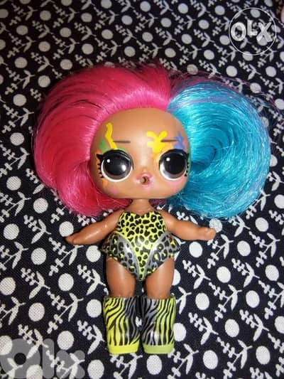 LOL MGA RARE DOLL SET has colored hair &face style+Sofa +Dvd +chips=15
