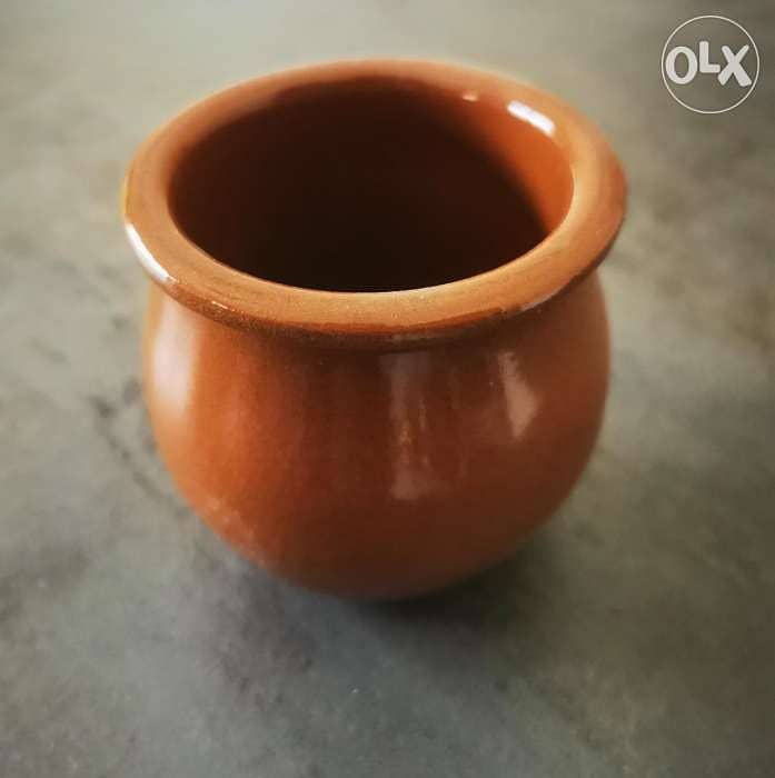 6 glazed clay cups 2