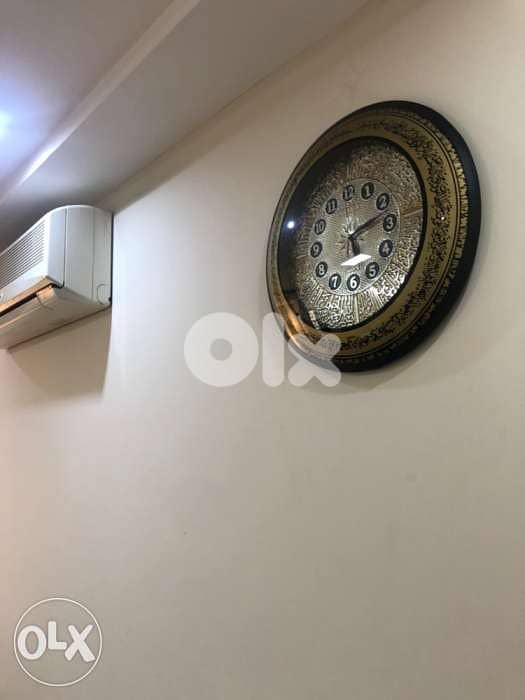 للبيع ساعات حائط 3