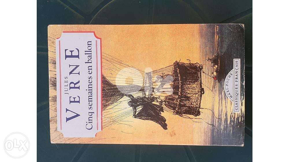 Selling 5 books in french language 0