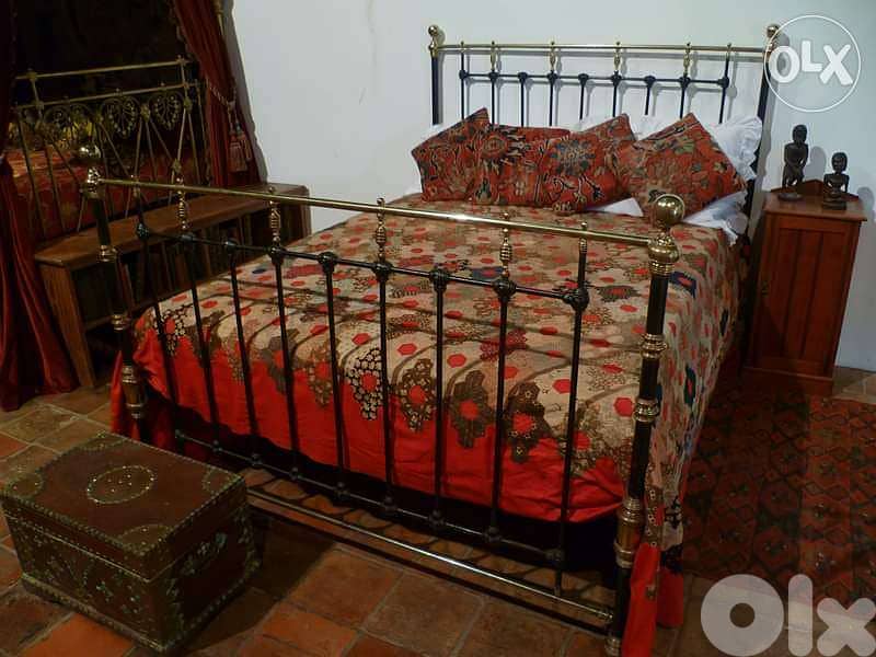 19th. century Victorian double bed in excellent condition 0