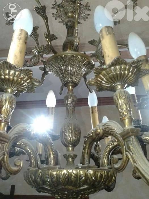 ثريا انتيك برونز. وغلوبات سقف، وثريات دائريه. 0