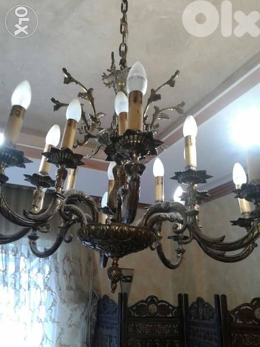 ثريا انتيك برونز. وغلوبات سقف، وثريات دائريه. 1