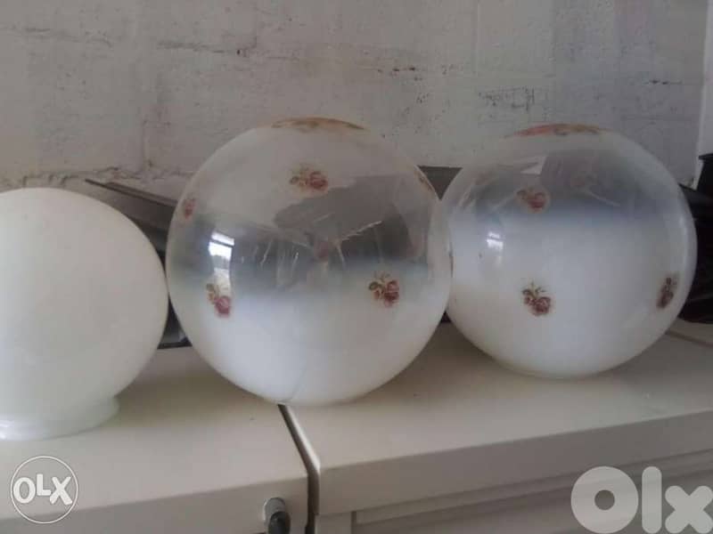 ثريا انتيك برونز. وغلوبات سقف، وثريات دائريه. 4