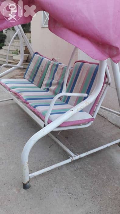 مرجوحه للحديقه. 0