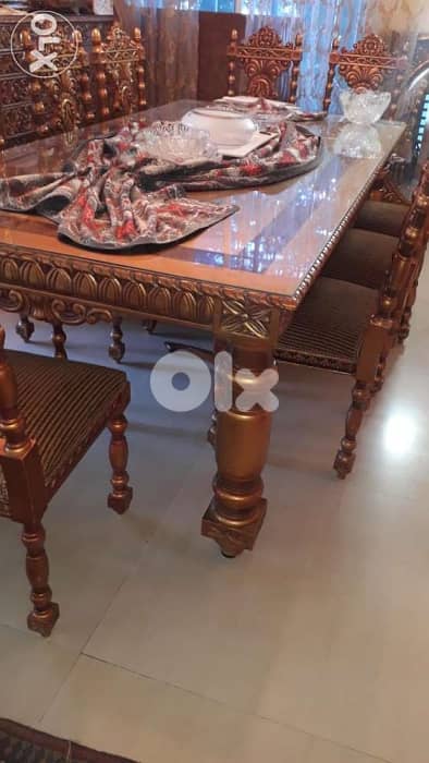 طاولة سفره 10 اشخاص حفر يد مع دورسوار. 0