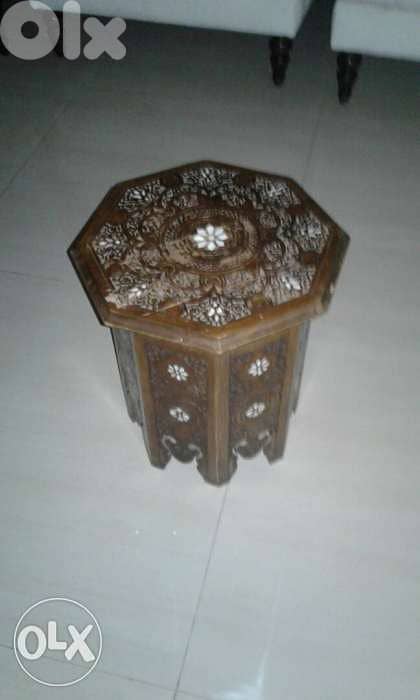 طاوله مرصعه بالصدف شغل يد 0