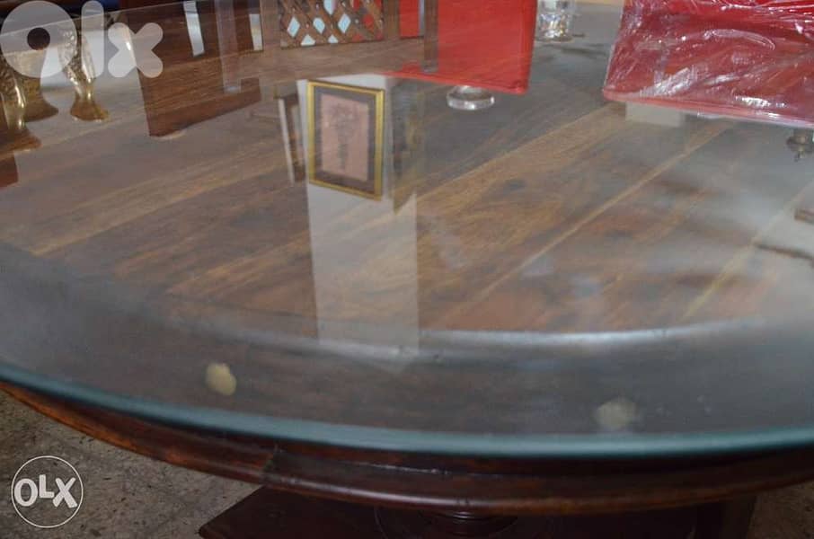 round solid wood teak table with 4 chairs 0