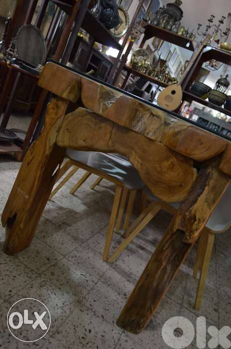 engraved table solid wood with 8 white chairs 2