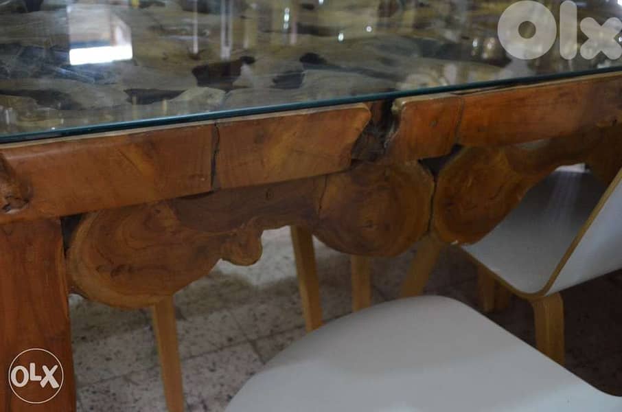 engraved table solid wood with 8 white chairs 3