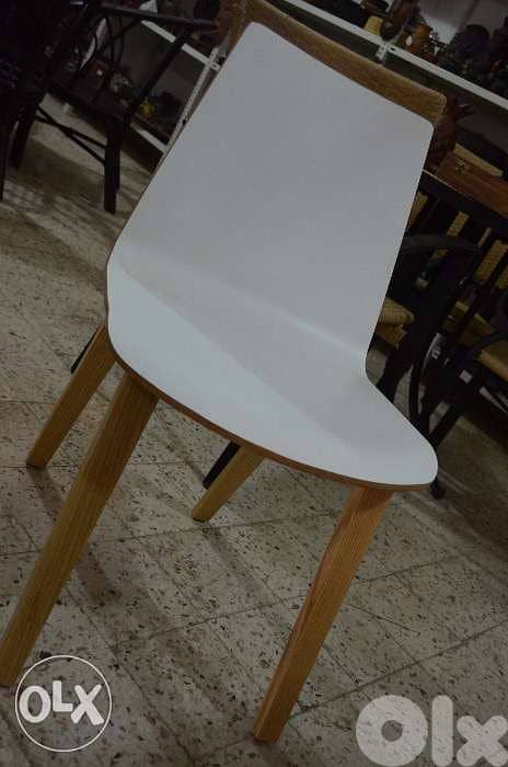 engraved table solid wood with 8 white chairs 6