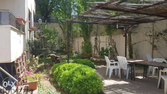 شقه فخمة مفروشة مع حديقة شاسعة ، Fully Furnished apart. كفرجوز النبطية