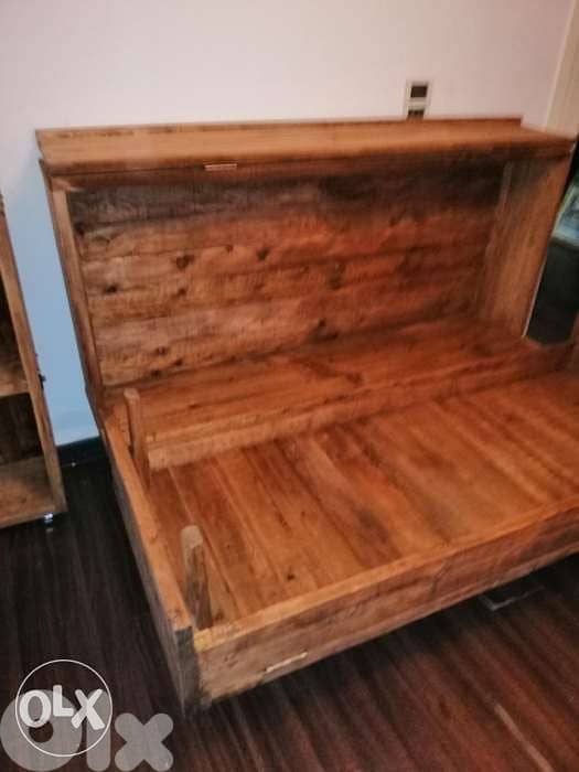 Old closet wood bed queen size تخت مجوز خزانة دريسوار شكل قديم 2