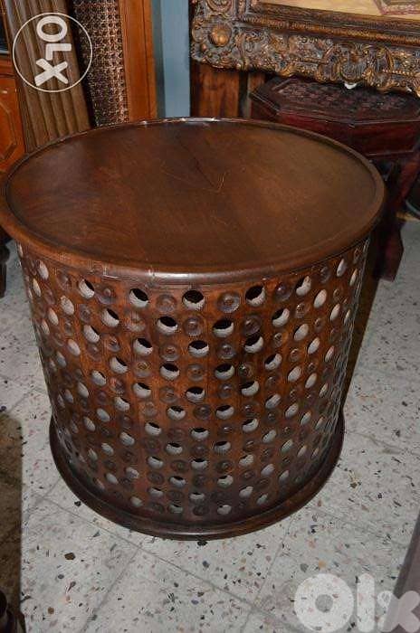 table wood engraved 4