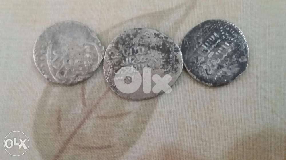 Mamlueki & Ayoubi Silver Three coins ثلاثة عملات فضة مملوكي و ايوبي 0