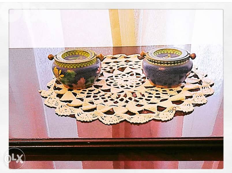 Twin Collectible lacquered ashtrays 0