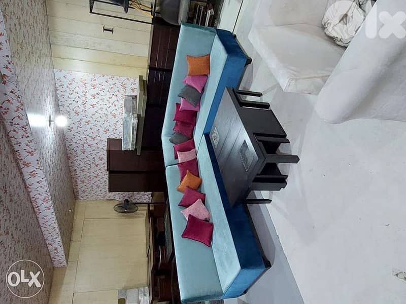 طقم قعدة زاوية مع طاولة 0