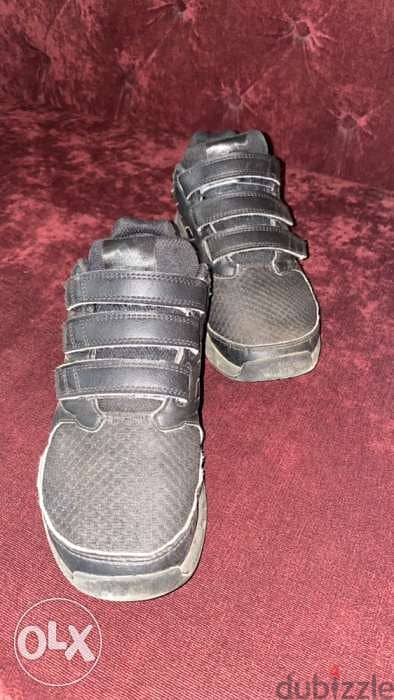 running shoes adidas 300,000 LL 1