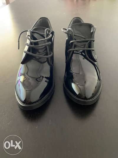 leather woman shoes