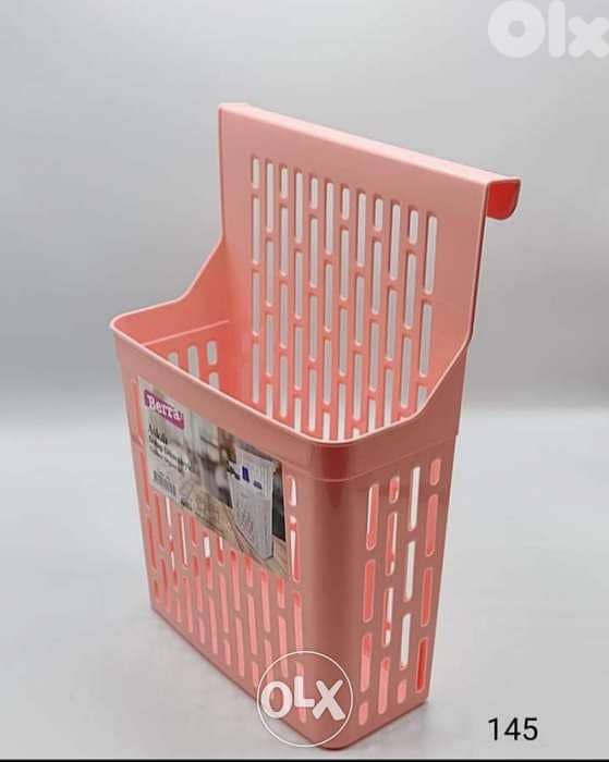 Space saving hanging basket 3