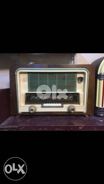 راديو SONAPHONE فرنسي انتيك قديم مميَّز جداً،يعمل بشكل ممتاز