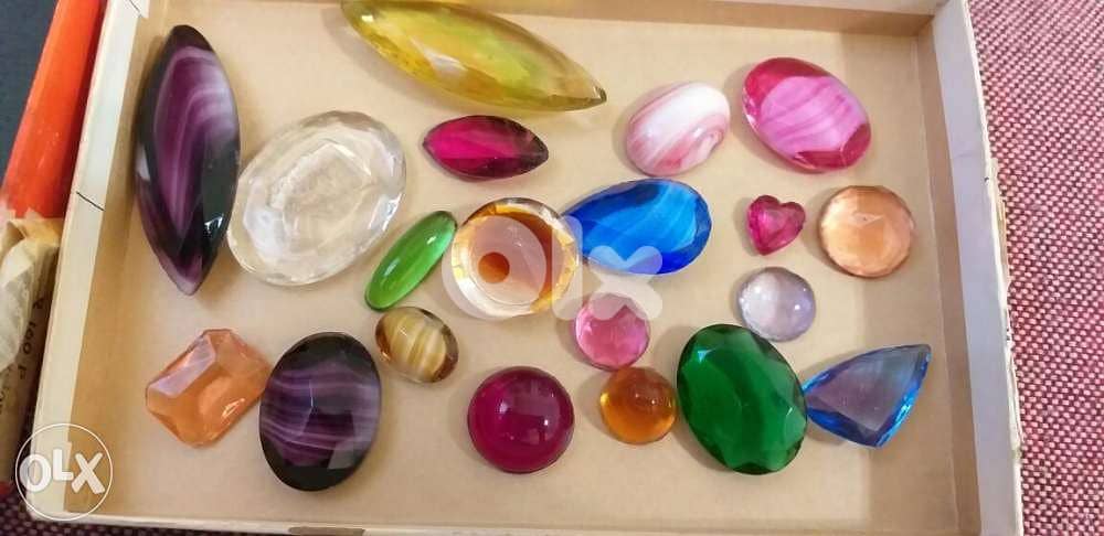 أحجار من زجاج مشكلة 2