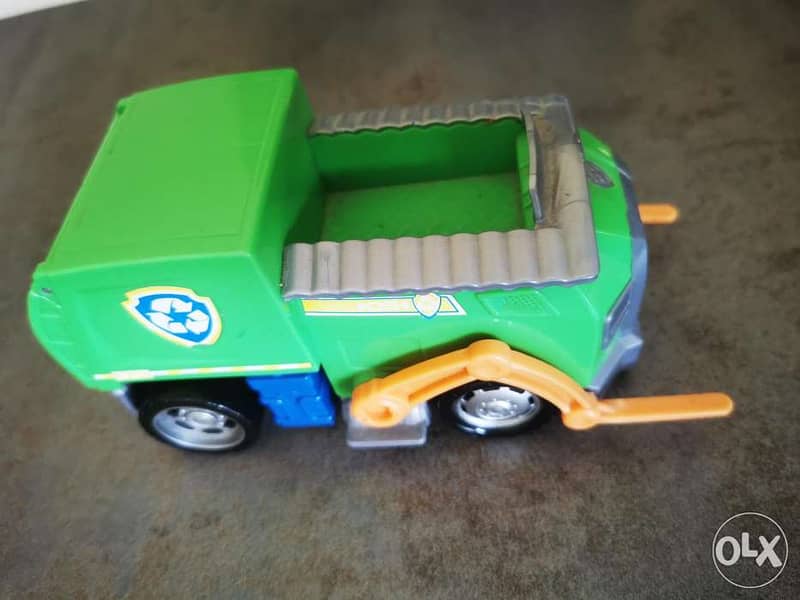 2 x paw patrol toys 4