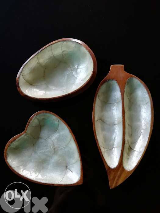 Vintage Capiz and wood appetizer dishes 0