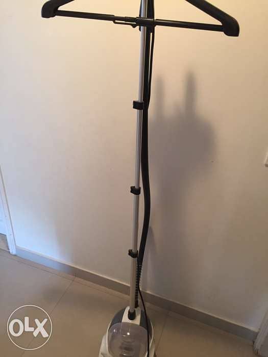 steam iron (barely used) 0