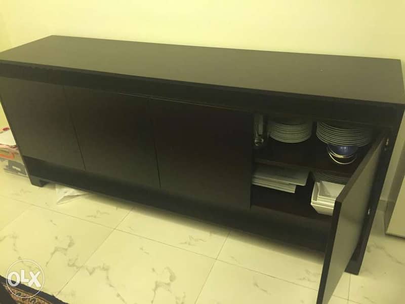 Dining room set (8 chairs) + cabinet 1