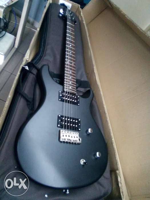 PRS black SE Standard 24 Tremolo 1