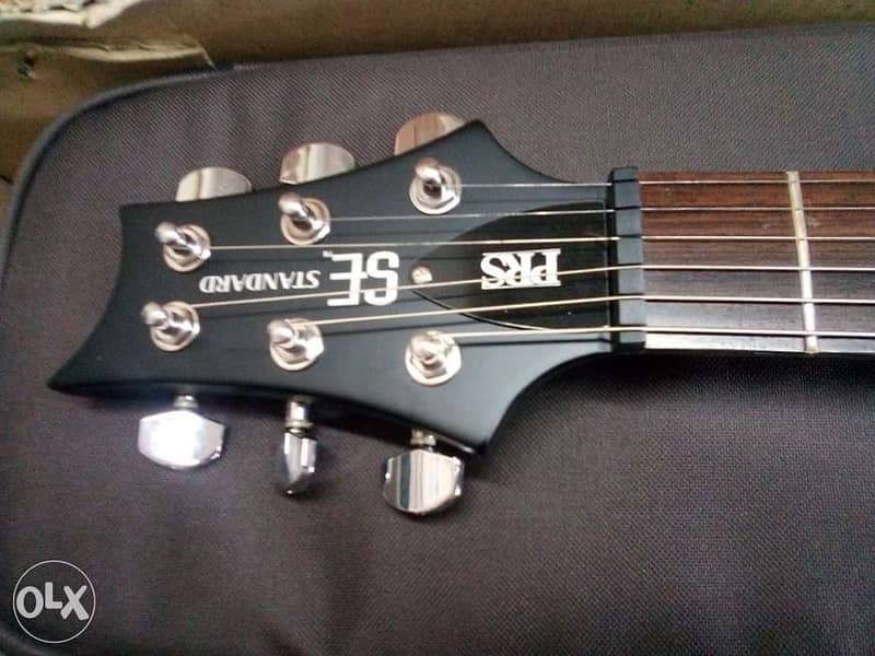 PRS black SE Standard 24 Tremolo 2