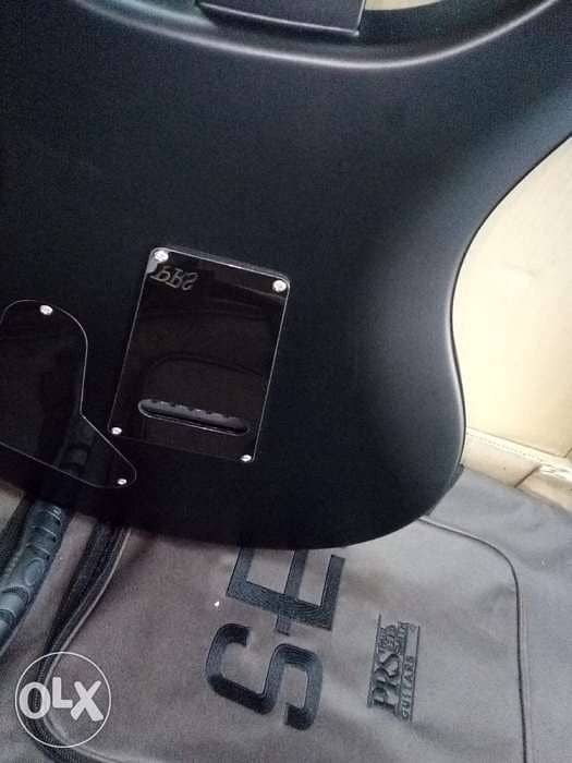 PRS black SE Standard 24 Tremolo 3