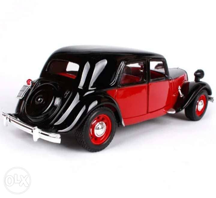 Citroën 15CV(1938) diecast car model 1:24 3