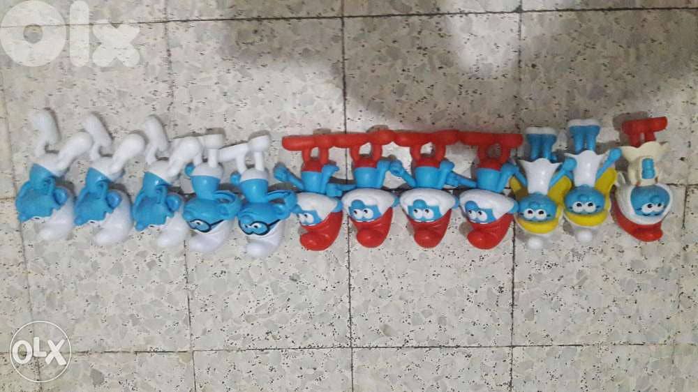 مجسمات سنافر. . 0