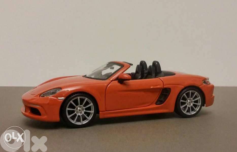 Porsche Boxster 718 diecast car model 1:24. 1