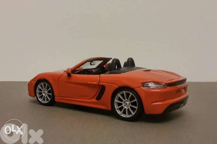 Porsche Boxster 718 diecast car model 1:24. 3