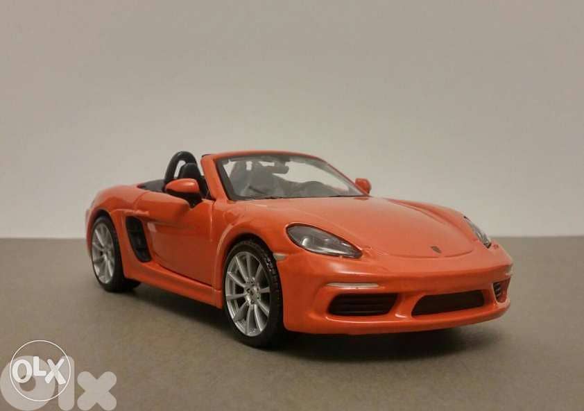 Porsche Boxster 718 diecast car model 1:24. 4