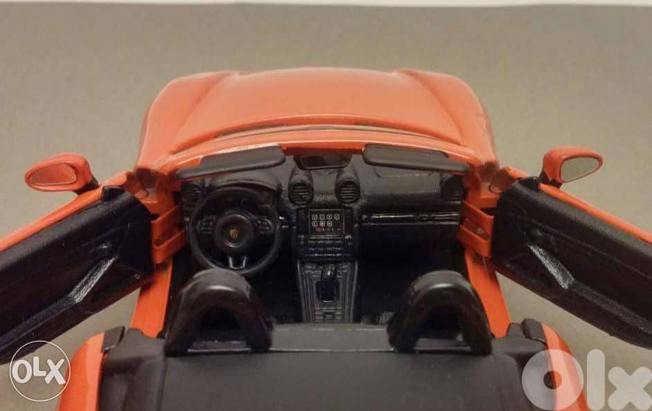 Porsche Boxster 718 diecast car model 1:24. 7