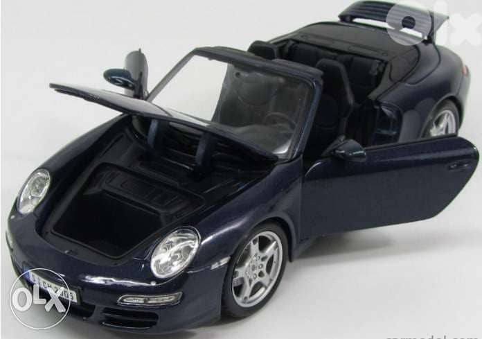 Porsche Carrera S Cabriolet diecast car model 1:18. 5