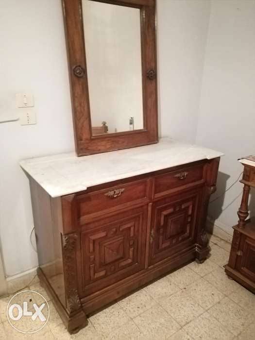 شفنيار روعة التحف الانتيك خشب جوز فرنسي شغل يدوس رائع جدا سعر لقطة 0