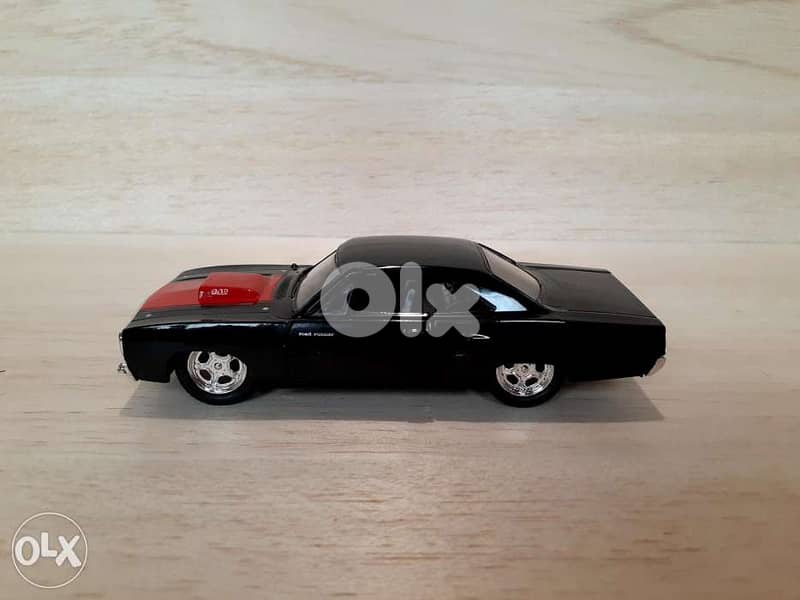 '70 Plymouth Road Runner diecast car model 1:32. 2