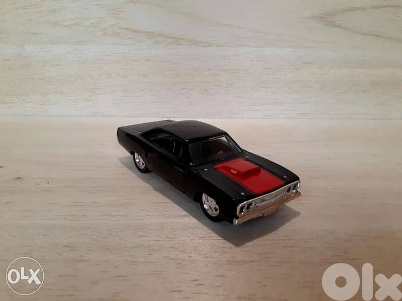 '70 Plymouth Road Runner diecast car model 1:32. 4