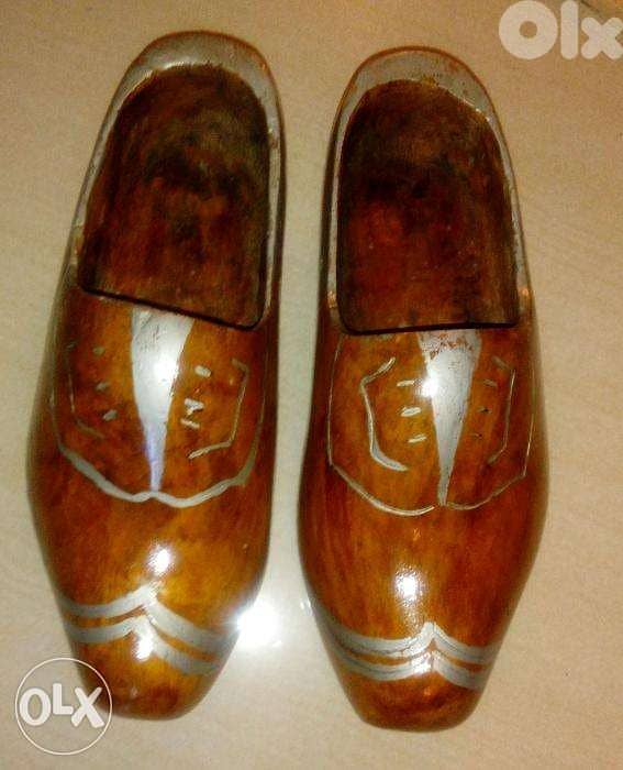 wooden shoes made in holland 0